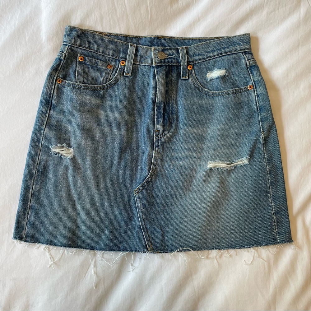 NWOT Levi’s Denim Skirt